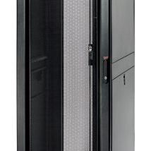 探秘数据中心“骨架” 600网络机柜的视觉呈现与技术内涵